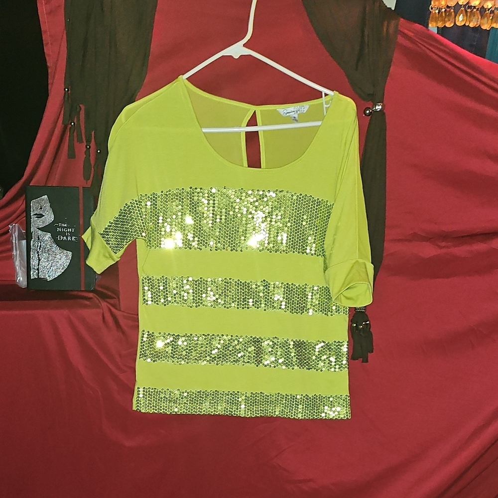 EUC Speechless Lime Green Sequin Short Sleeve Top With Sheer Keyhole Back